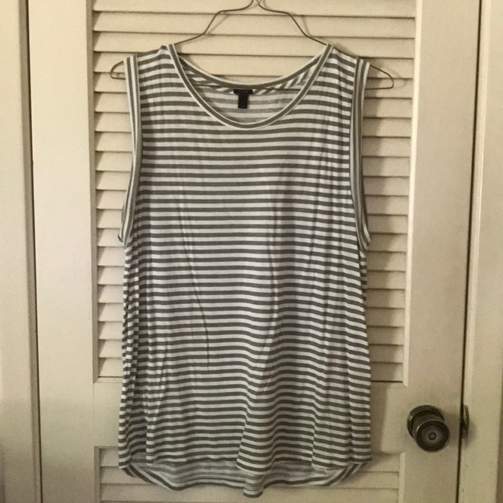 🌻J .Crew Sleeveless Top 🌻
